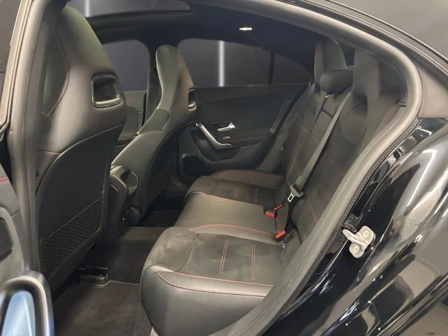 Mercedes-Benz CLA 200 AMG Line Coupé