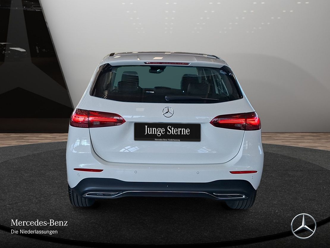 Mercedes-Benz B 200 Sedan