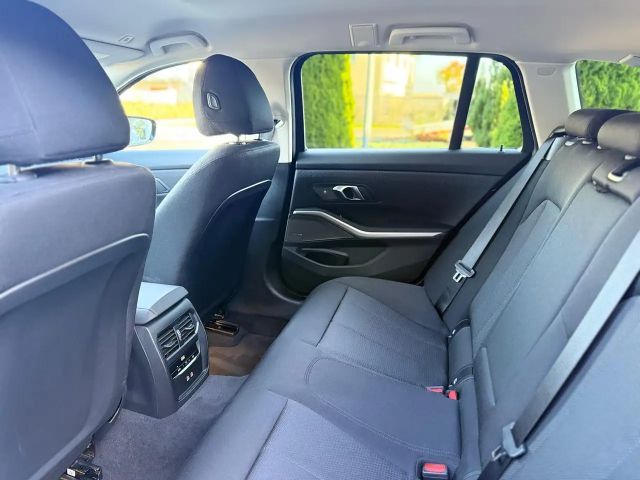 BMW 320 320i Touring