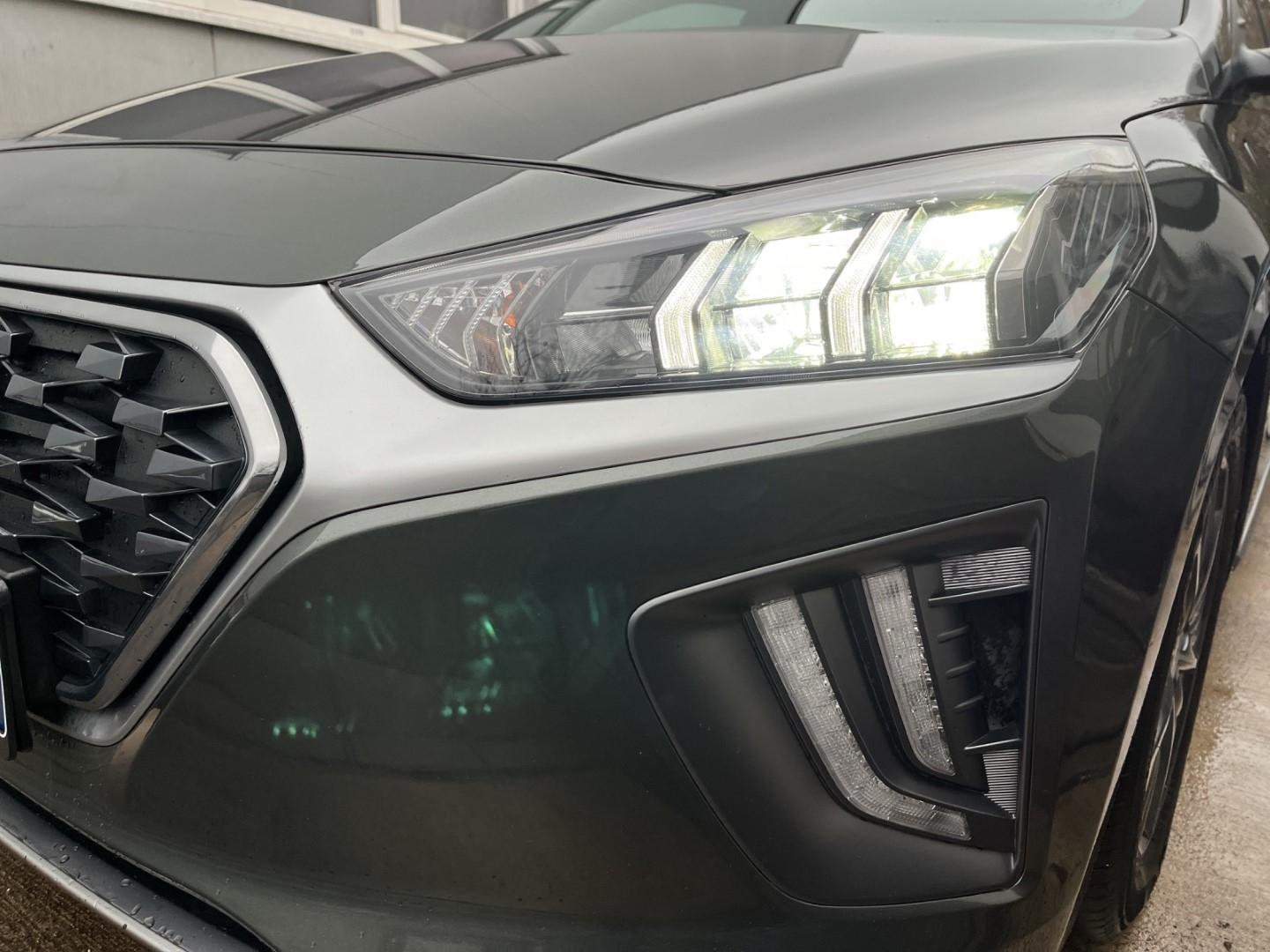 Hyundai Ioniq Hybrid Plug-in Style