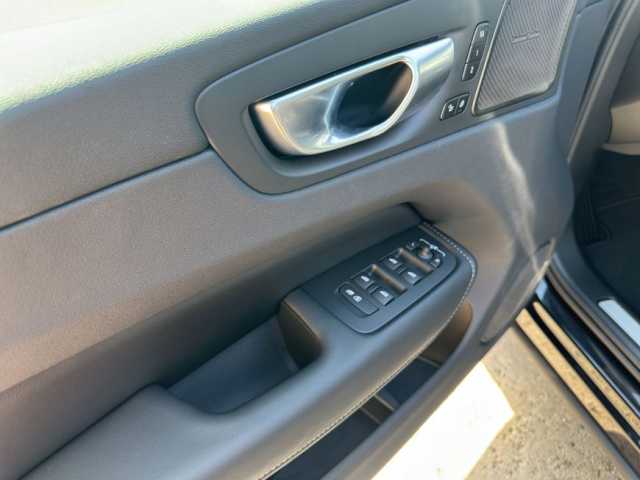 Volvo XC60 Dark Plus