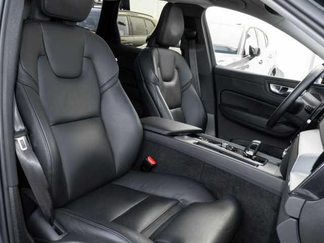 Volvo XC60 AWD R-Design Recharge