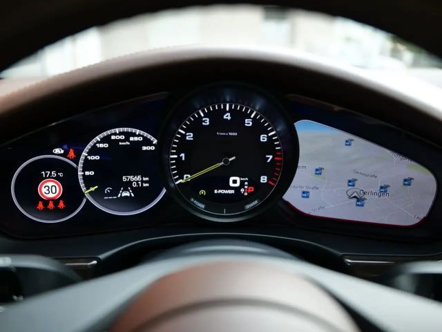 Porsche Panamera 4 E-Hybrid