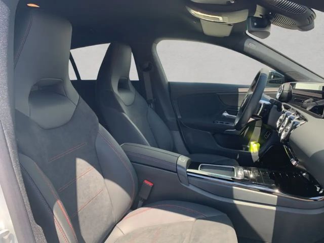 Mercedes-Benz CLA 200 CLA