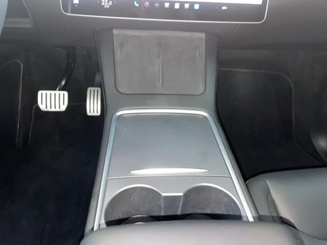 Tesla Model Y AWD Dual Motor Performance