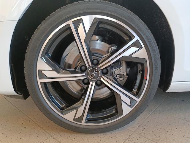 Audi A4 35 TFSI Avant S-Tronic