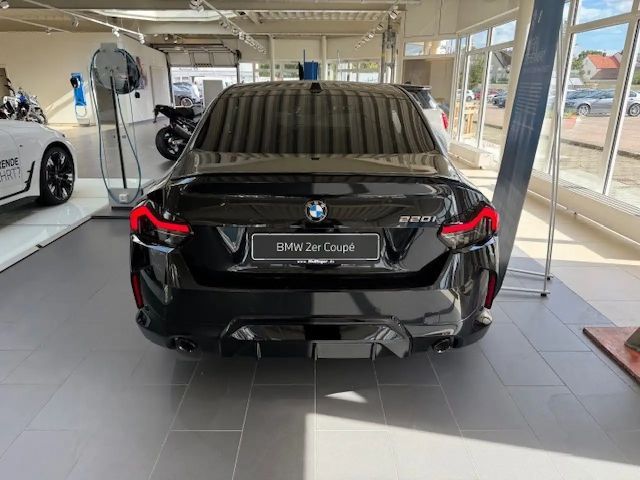BMW 220 220i Coupé