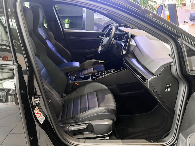 Volkswagen Golf 2.0 TSI Golf VIII