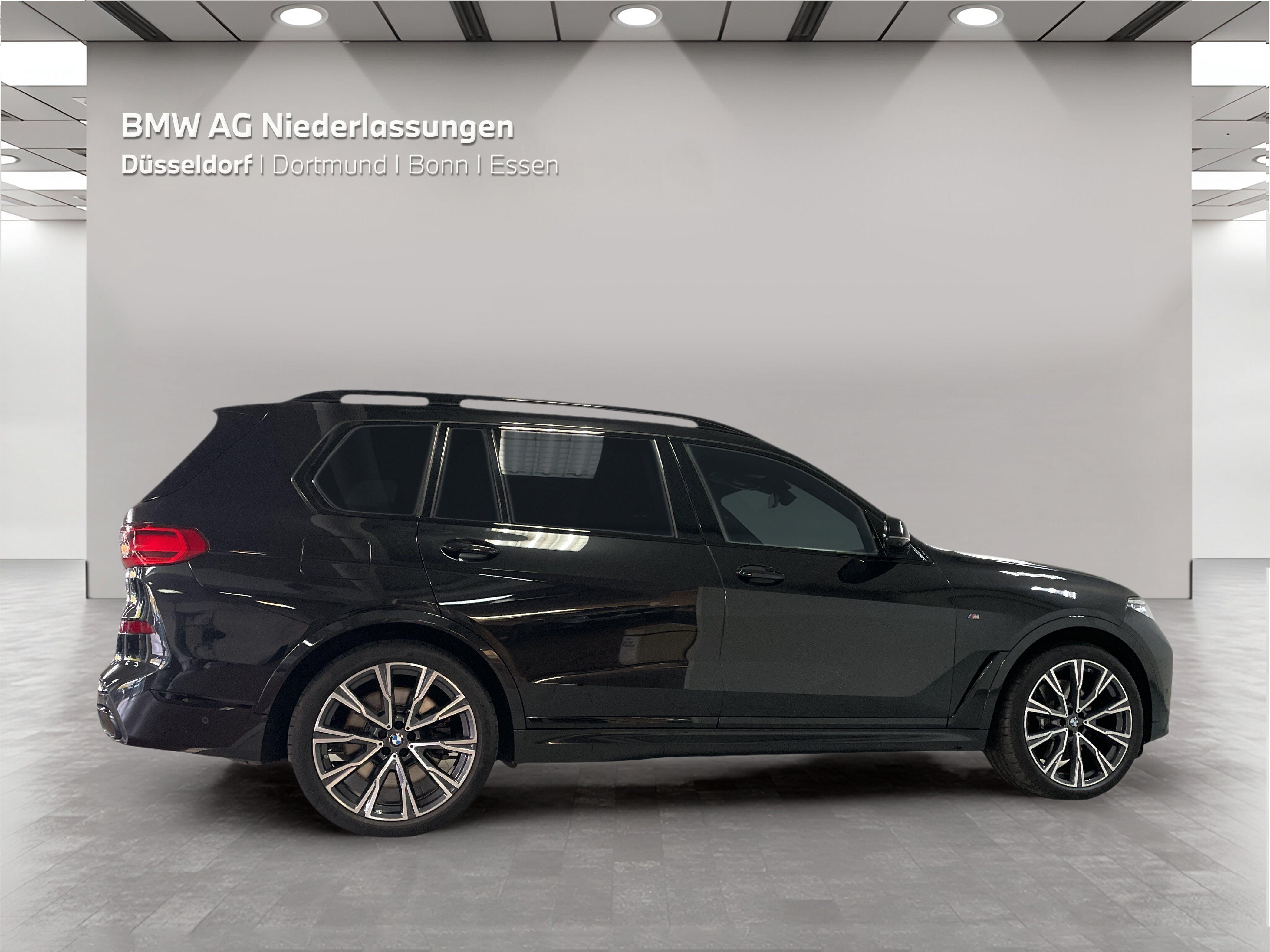 BMW X7 M50i