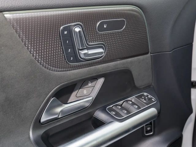 Mercedes-Benz EQA 300 4MATIC