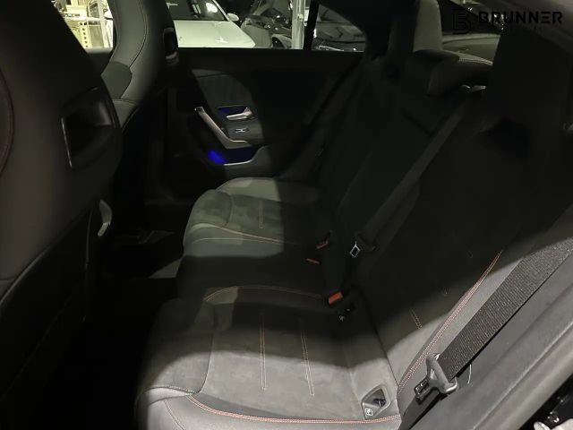 Mercedes-Benz CLA 200 AMG Line Coupé