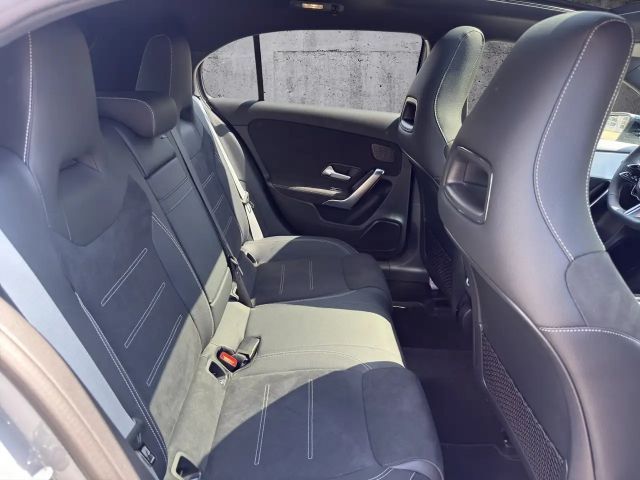 Mercedes-Benz A 200 A 200 d AMG Line