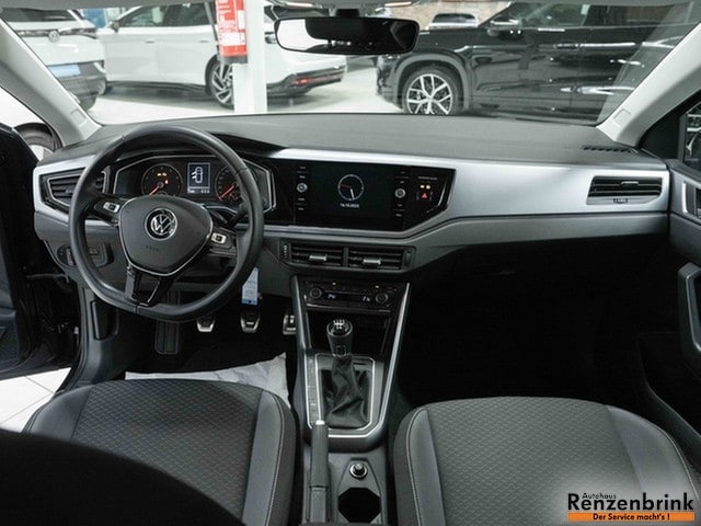 Volkswagen Polo Polo Active TSI Navi ParkPilot Sitzheizg. Sitzk...