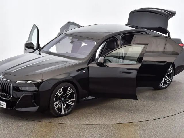 BMW 740 740d M-Sport Sedan xDrive