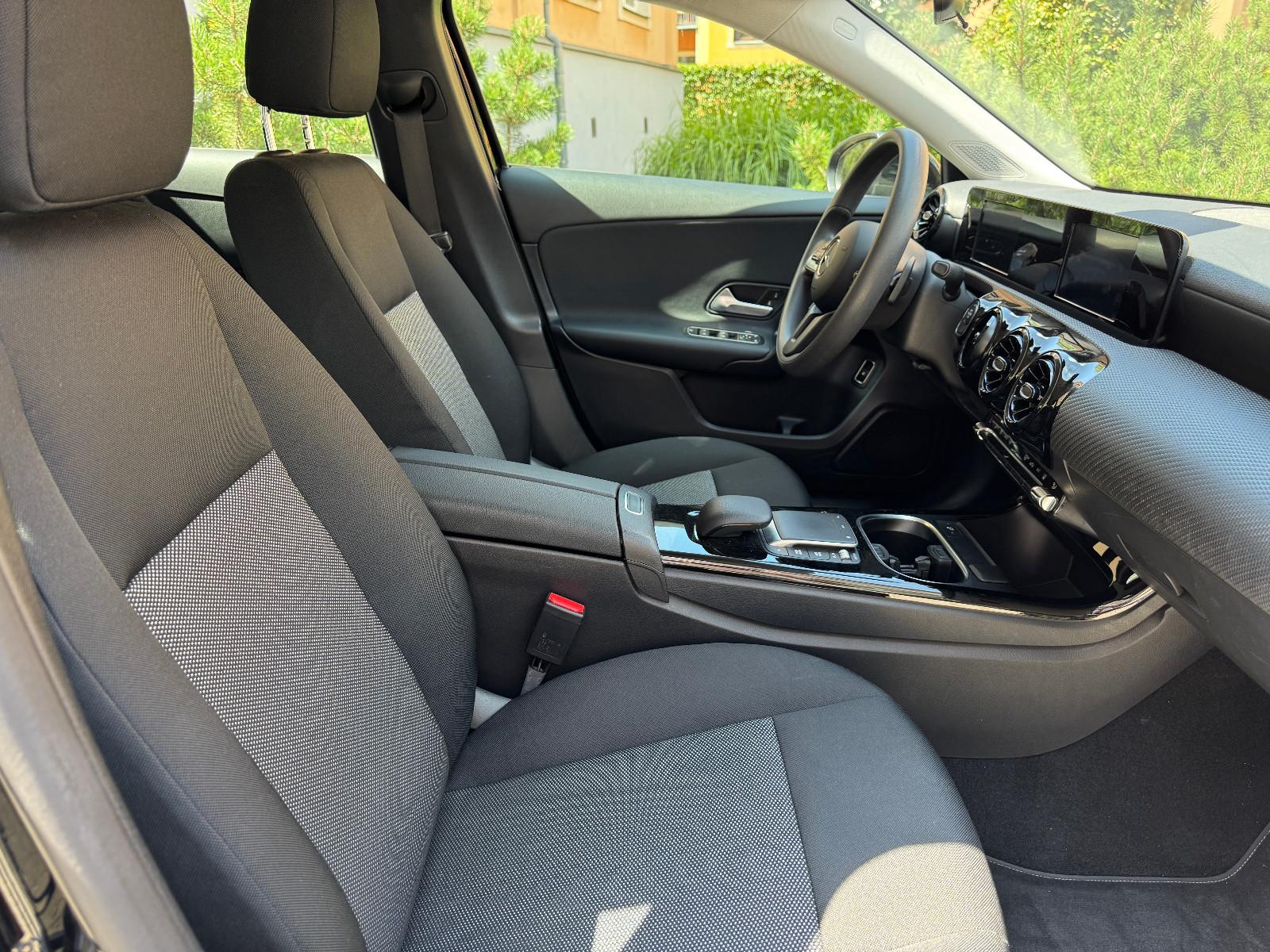 Mercedes-Benz A 250 A 250 e