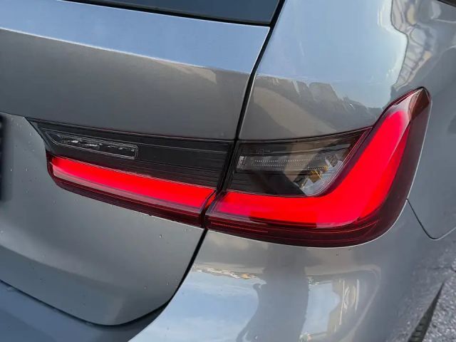 BMW 330 330i Touring xDrive