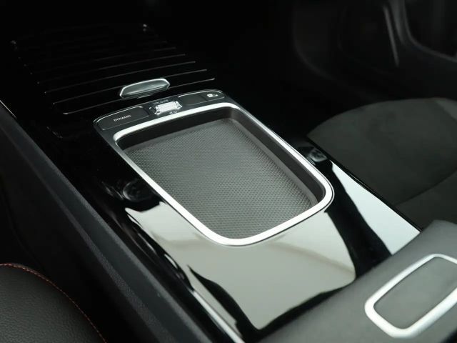 Mercedes-Benz CLA 200 AMG Line Shooting Brake