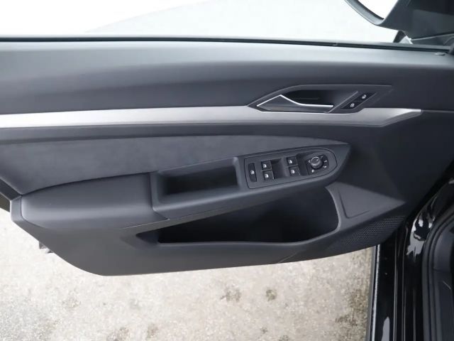 Volkswagen Golf Life Variant