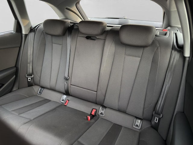 Audi A4 35 TFSI Avant S-Tronic