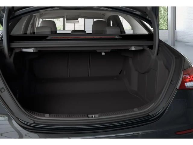 Mercedes-Benz E 220 AVANTGARDE E 220 d Sedan