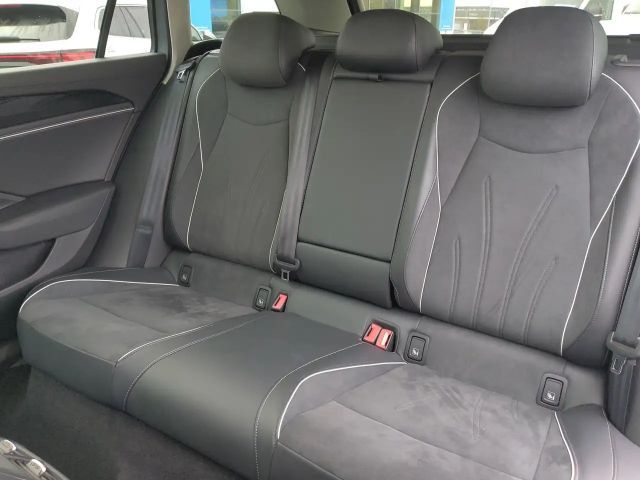 Volkswagen Passat 1.5 eTSI Business DSG