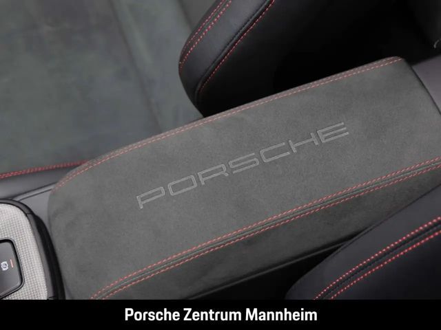 Porsche 992 4 Coupé GTS Targa