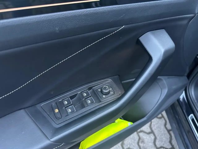 Volkswagen T-Roc 1.5 TSI DSG R-Line