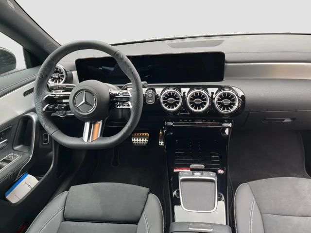 Mercedes-Benz CLA 200 AMG Line Shooting Brake