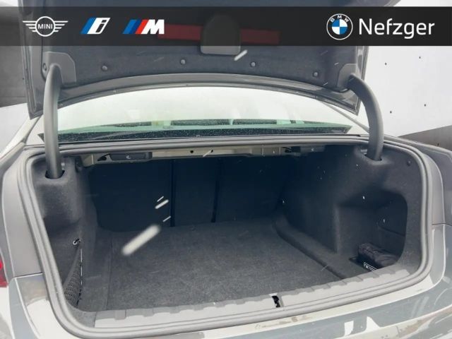 BMW 320 320i Sedan xDrive