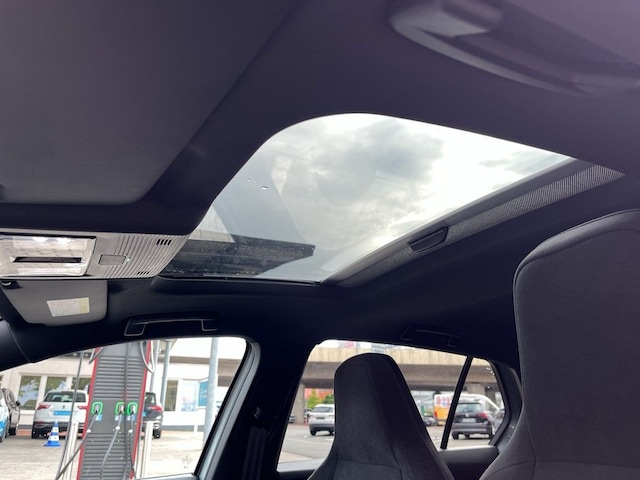 Volkswagen Golf DSG R-Line