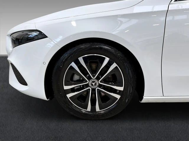 Mercedes-Benz A 180 A 180 d Progressive