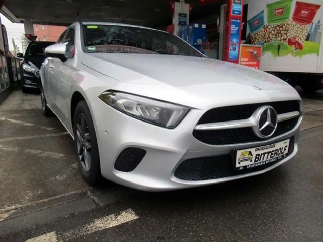 Mercedes-Benz A 200 A200 7G-DCT Navi/AHK/SHZ/RFK/LED