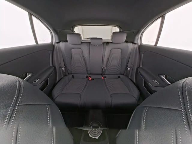 Mercedes-Benz A 180 , AHK, 7G-DCT, Progr. Advanced, Winter-Pak., Ka...