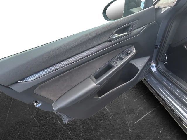 Volkswagen Golf 1.5 eTSI DSG R-Line