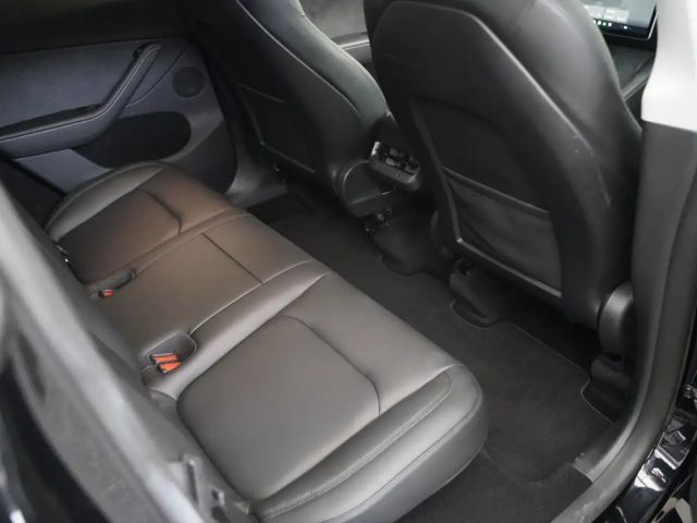 Tesla Model Y AWD Long Range