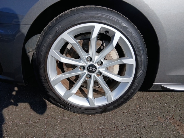 Audi A4 40 TFSI S-Tronic Sedan