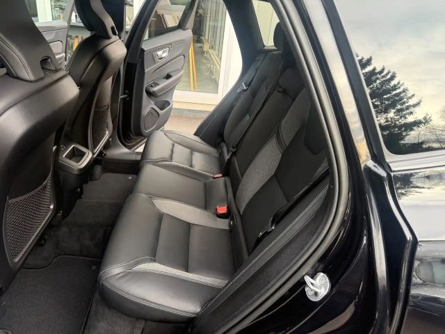 Volvo XC60 AWD Dark Plus