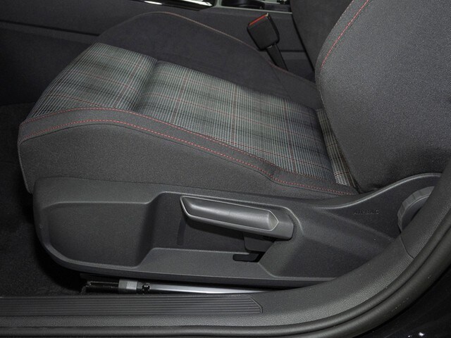 Volkswagen Golf 2.0 TSI DSG Golf VIII