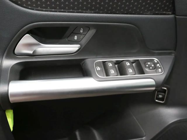 Mercedes-Benz GLA 180 Progressive