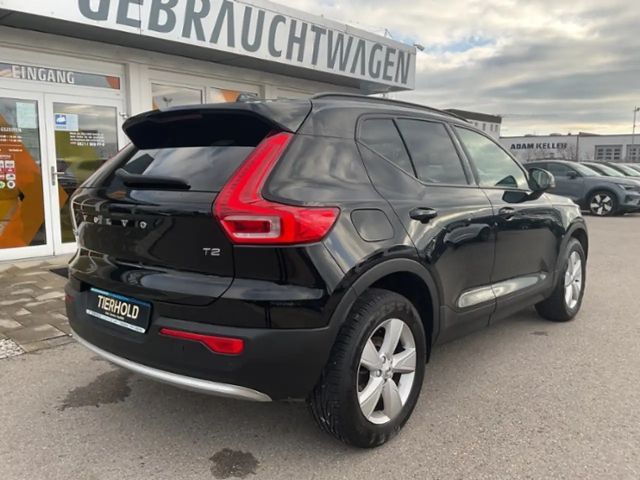 Volvo XC40 Core Momentum