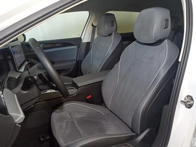 Volkswagen Passat 1.5 eTSI Business DSG