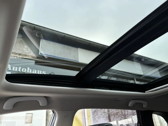 Renault Koleos Blue Initiale Paris