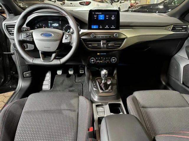 Ford Focus ST Line Style Wagon