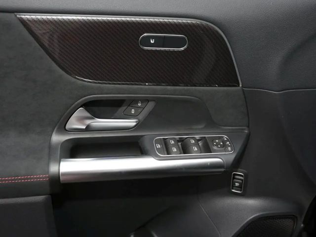 Mercedes-Benz GLA 180 AMG Line