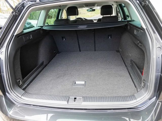 Volkswagen Passat 1.5 TSI Business DSG Variant