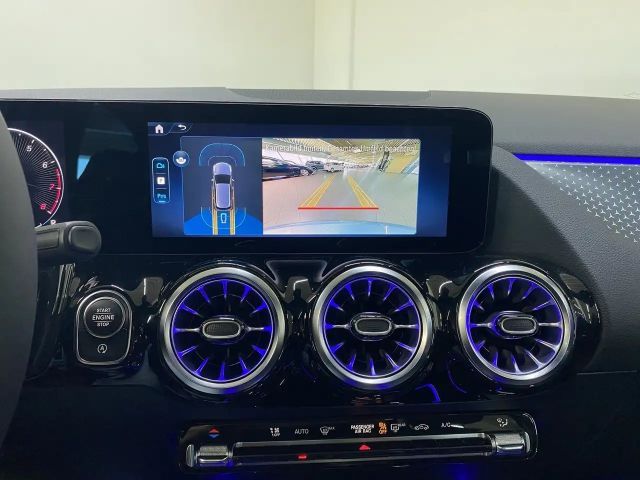 Mercedes-Benz B 200 Progressive Sedan