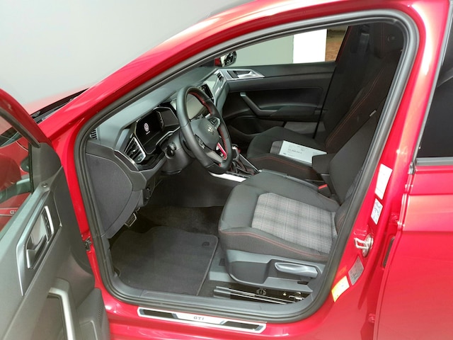 Volkswagen Polo 2.0 TSI DSG GTI