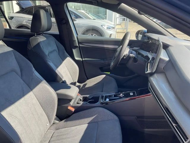 Volkswagen Golf 1.5 eTSI DSG Golf VIII