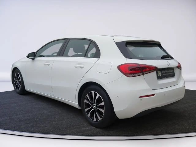 Mercedes-Benz A 180 A 180 d Style