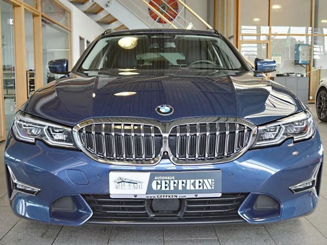 BMW 330 330i Luxury Line Touring